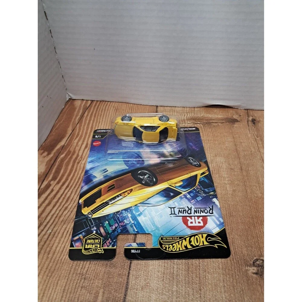 Hot Wheels Nissan Skyline GT-R (R32) Pandem Yellow 2025 Ronin Run II Car Culture